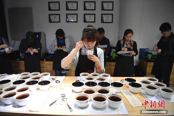 記者：那不勒斯還沒有談妥布翁喬爾諾轉會，國米有意截胡