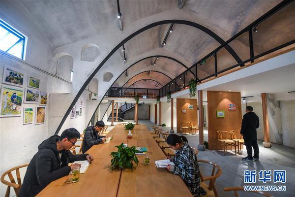 沙特媒體：沙特PIF基金正巨額報價尋求B費，滕哈赫期望后者留下