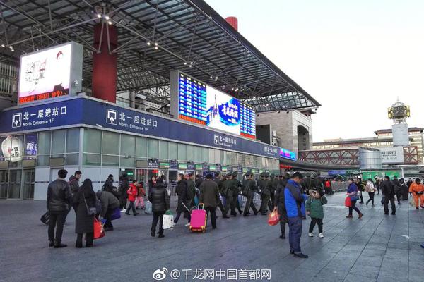 業(yè)余足球→國家隊??法國新全家福：全員身穿自己啟蒙俱樂部球衣