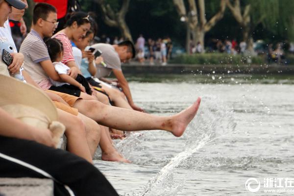 官方：前熱刺中場恩東貝萊自在轉會加盟尼斯，簽約至2026年