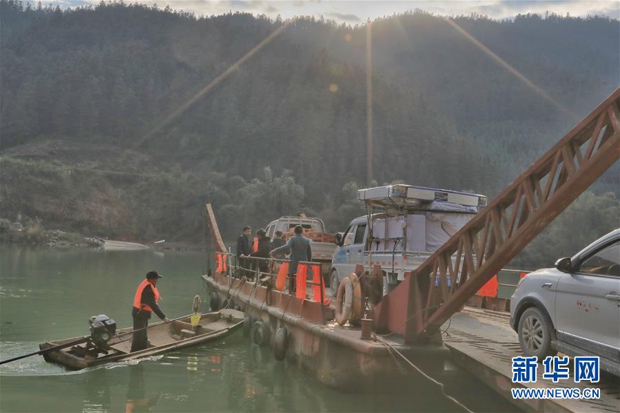 跟隊記者：福法納和拉維亞提早簽到，參加季前賽備戰(zhàn)練習