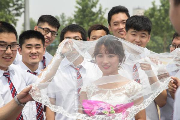 ??漢堡我們來了！葡萄牙隊社媒更新球隊飛機抵達比賽地機場