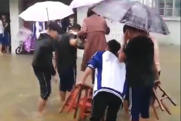 西媒：赫爾城邊鋒菲洛根的經(jīng)紀人，向巴薩推銷該球員未成功