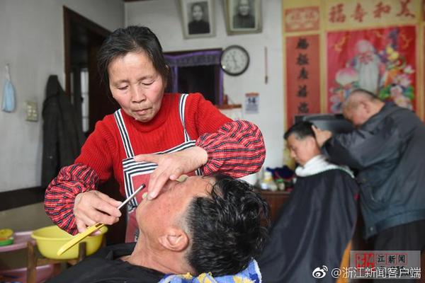 C羅失點后的反響？B席：C羅也是人，他的反響完全可以承受