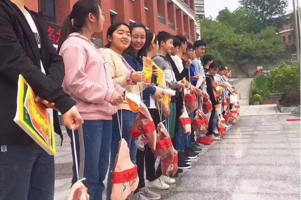 每體：德容或許錯失巴薩季前賽的開端部分