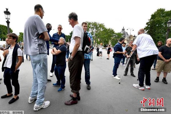 跟隊記者：福法納和拉維亞提早簽到，參加季前賽備戰(zhàn)練習