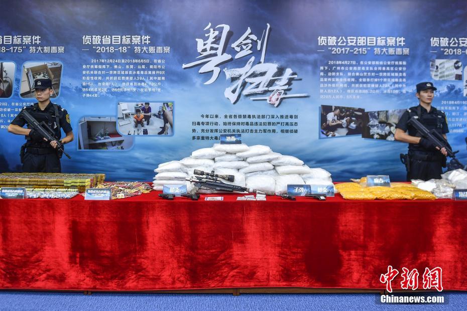業(yè)余足球→國家隊??法國新全家福：全員身穿自己啟蒙俱樂部球衣